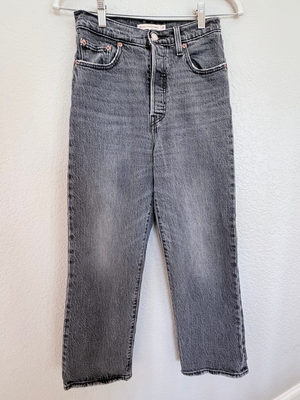 Levi’s Ribcage Straight Ankle Jeans | Gray | Size 25